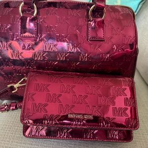 Michael Kors shiny Red Duffle & Crossbody SET